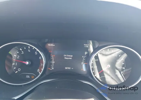 2018 Jeep Compass Latitude 4X4 z USA, uszkodzony, nr VIN 3C4NJDBB0JT331884